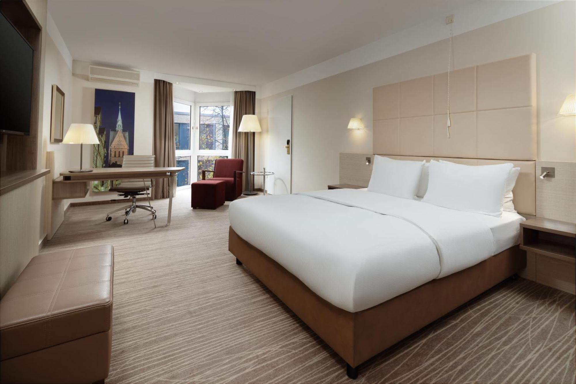 Doubletree By Hilton Hannover Schweizerhof Exterior foto